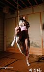 新束縛藝術色影唯美私拍 把極品女神捆綁成粽子 請君品嘗 極品身材 各種捆綁 高清