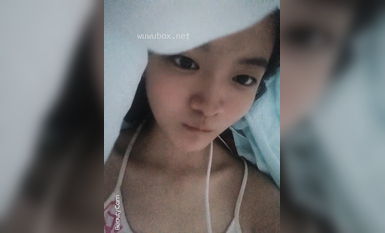露臉女高自拍